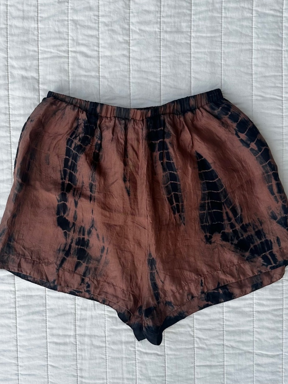 Fara 100% Silk Shorts | Terracotta Red & Black Tie Dye | Size Small | Ela